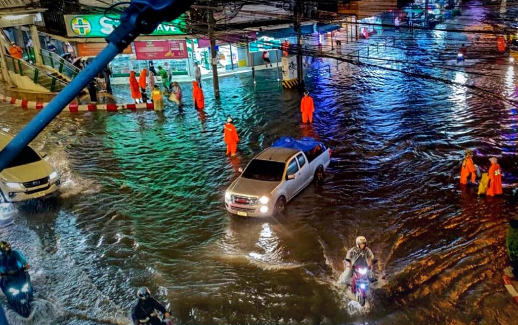 Seven districts of Bangkok were flooded on Tuesday evening after several hours of heavy rain.